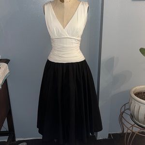 Max and Cleo size 6 black and ivory dress brand new